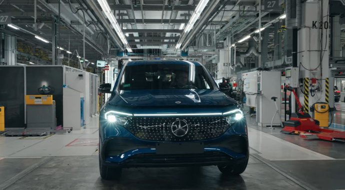 Mercedes-gyár, Kecskemét: fejlesztések és a kétmilliomodik autó