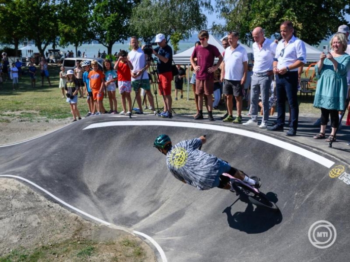 Kerékpáros pumpapályáját adtak át Zamárdiban