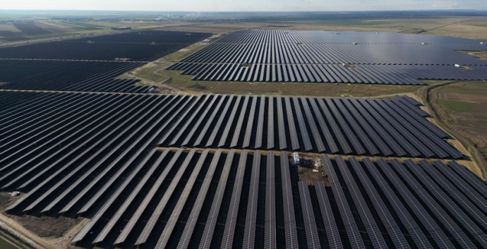 A napenergia lekörözte a gázt és a szenet Romániában