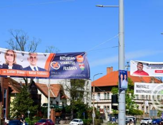 Ma jár le a határidő a választási plakátok eltávolítására