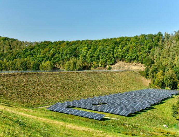 8846 megawatt beépített naperőművi kapacitás működik az országban