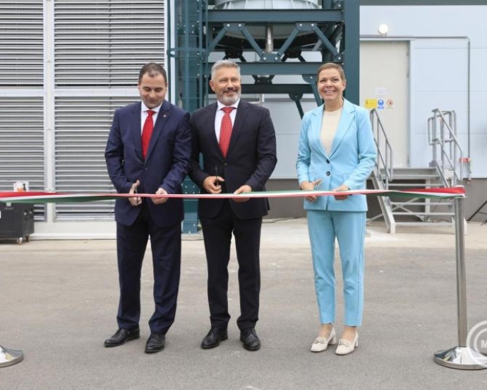 Gázmotoros, hibrid erőművi blokkot adtak át Csepelen