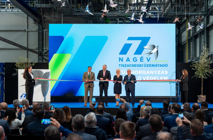Világszínvonalú technológiával szerelt horganyzó üzemet adtak át Tiszacsegén