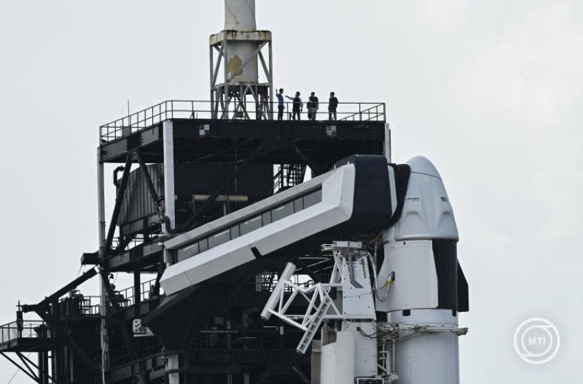 Kapu Tibornak várni kell az „űriroda”-látogatással